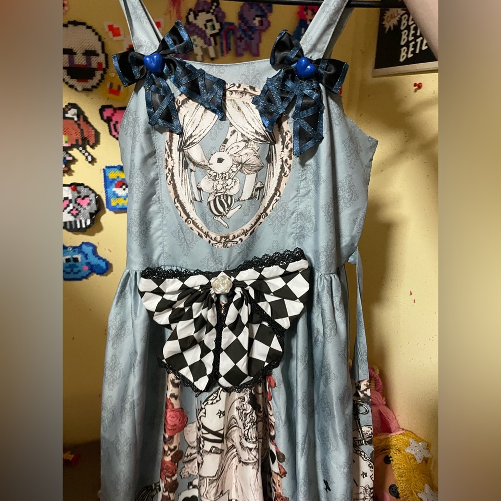Alice in wonderland style dress